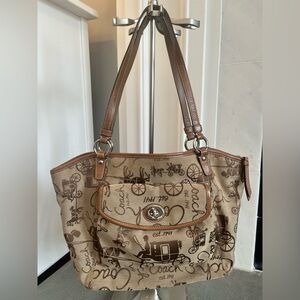 Classic Coach Bag Horse and Carriage